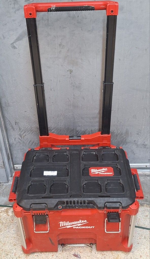 MILWAUKEE PACKOUT ROLLING TOOLBOX
