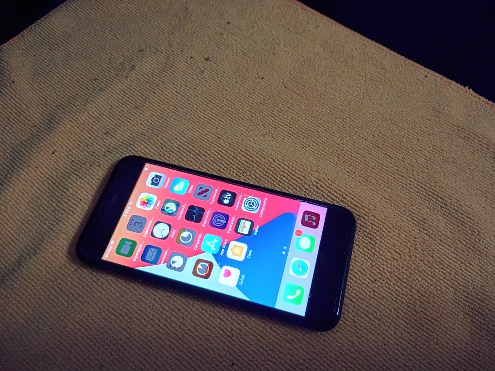 IPHONE 8 64GB AT&T AND CRICKET WIRELESS ONLY