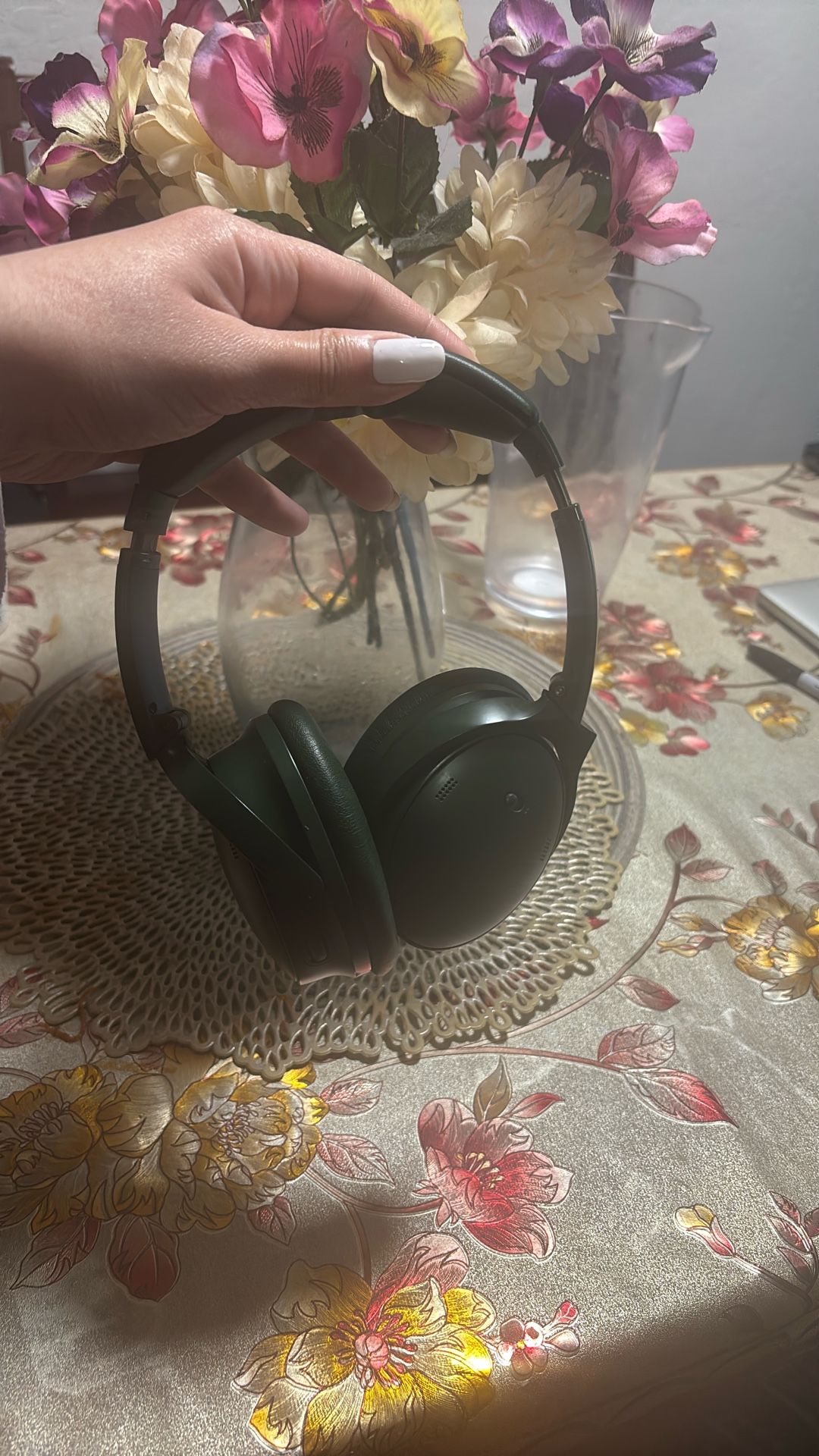 Bose Headphones Barely Used Like New Only For $250