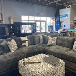 big awesome grey sectional ☑️☁️ $4,499