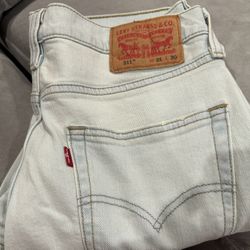 Woman’s Levi’s Jeans