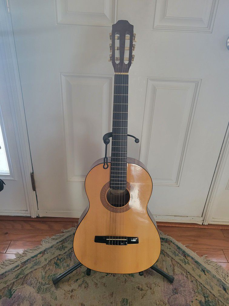 Junior guitar and stand