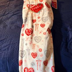 LUXE Plush Throw blanket 