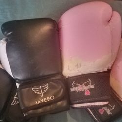 Boxing + Kickboxing Gloves