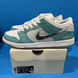 DS Nike SB Dunk April Skateboards 8.5