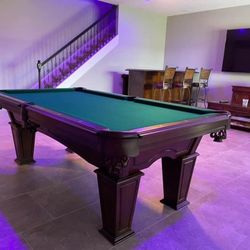 Traditional Pool Table 