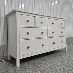 DRESSER BEAUTIFUL STAINED WHITE COLOR  SPACIOUS STORAGE WITH CUSTOM KNOBS 