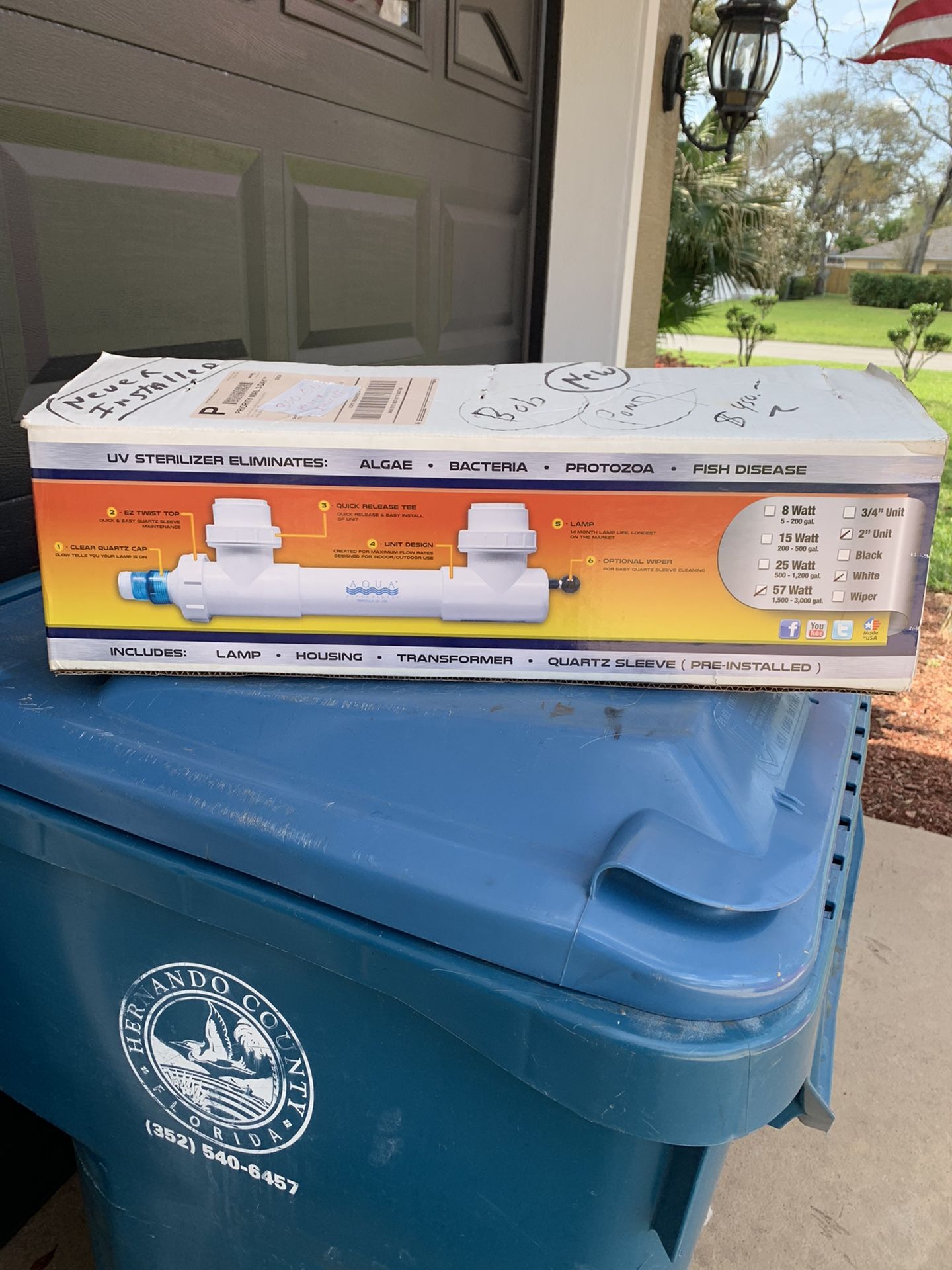 Koi pond ultraviolet light assembly