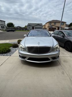 2008 Mercedes S63 AMG V10 2004 Mercedes s600 AMG V12