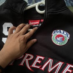 Supreme Sweatshirt