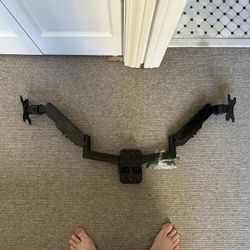 Dual monitor arm