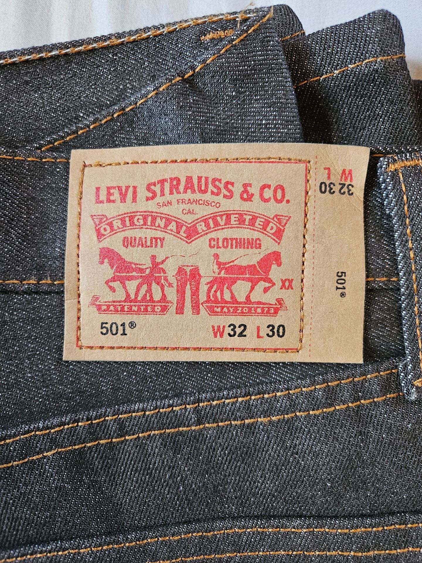 501 Levi's charcoal 32x30