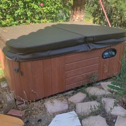 Hot Springs 3 Seater Hot Tub New Cover 