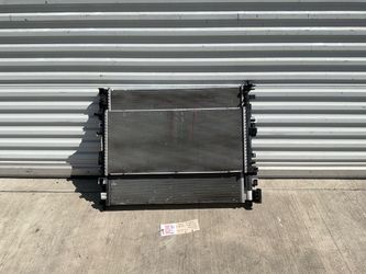 2024 2026 GMC ACADIA 2.5L ENGINE COOLING RADIATOR W/ CONDENSER OEM