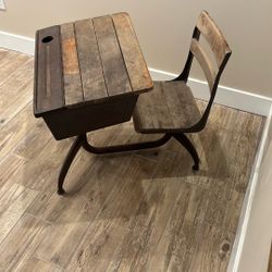 1800 Kids School Desk