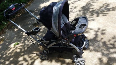 Baby sit and Stand stroller