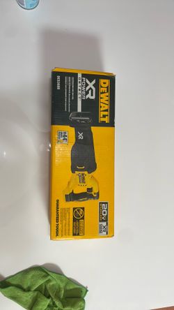 Dewalt XR POWER DETECT 20-volt Max Variable Speed Brushless Cordless Reciprocating Saw