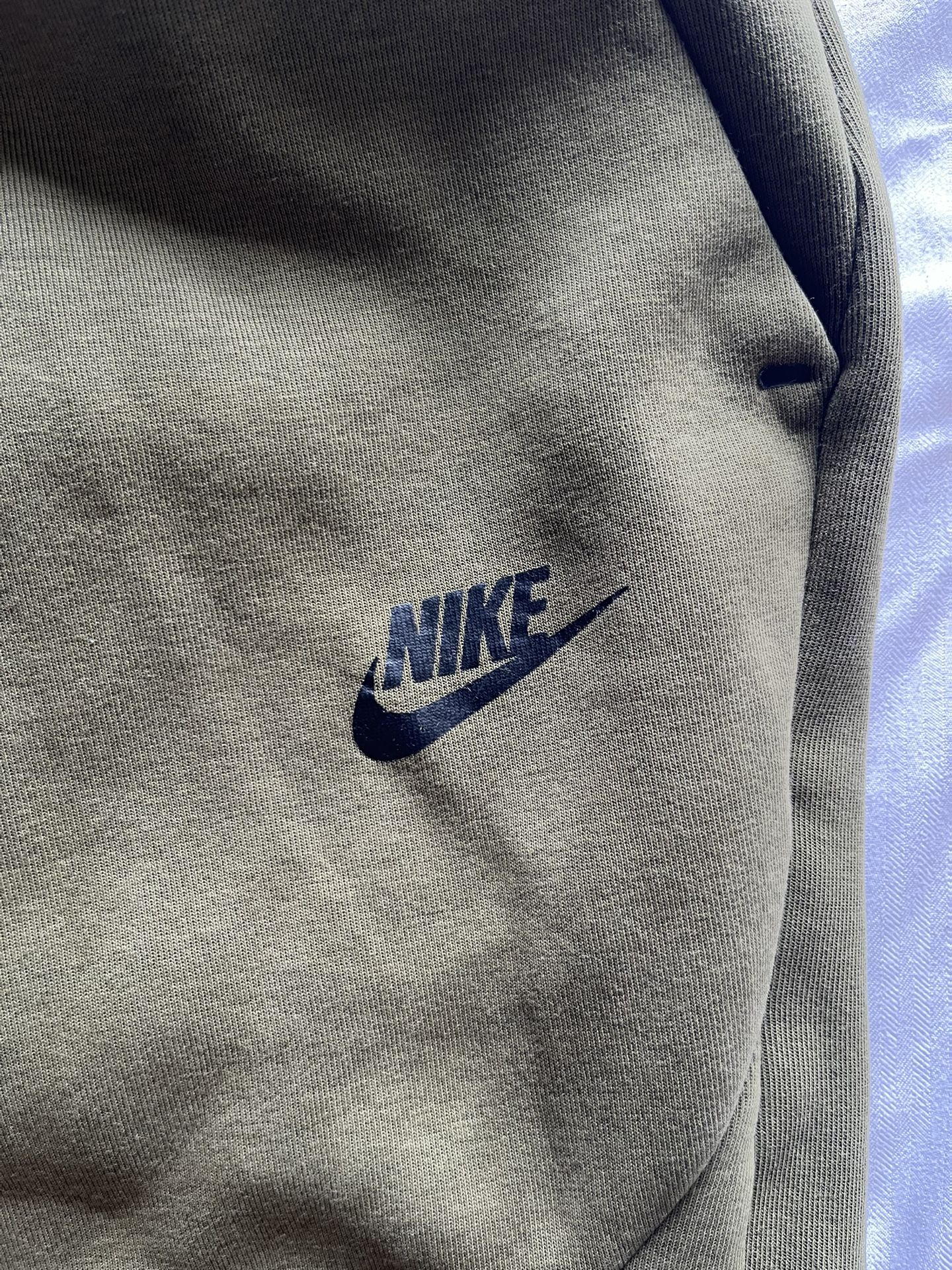 Nike Tech Joggers