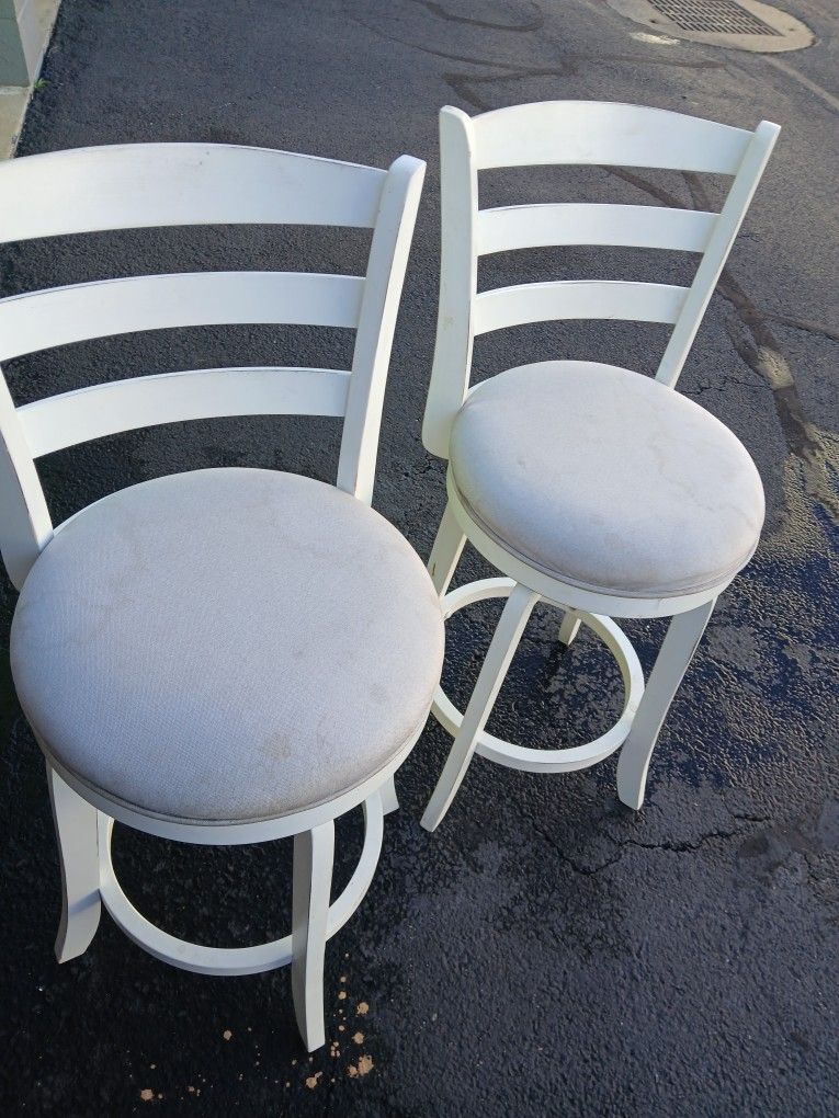 Pair Of Swivel Bar Stools Seat 24 Inches Tall 25 Firm