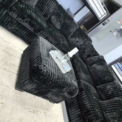 ✨️ Sectionals, 2pc Sofas ✨️ Furniture Queen Bedrooms, Dining Avail