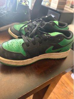 Green boy Nike size 4.5youth