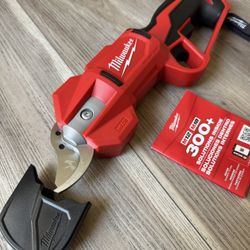Milwaukee M12 Pruning Shears