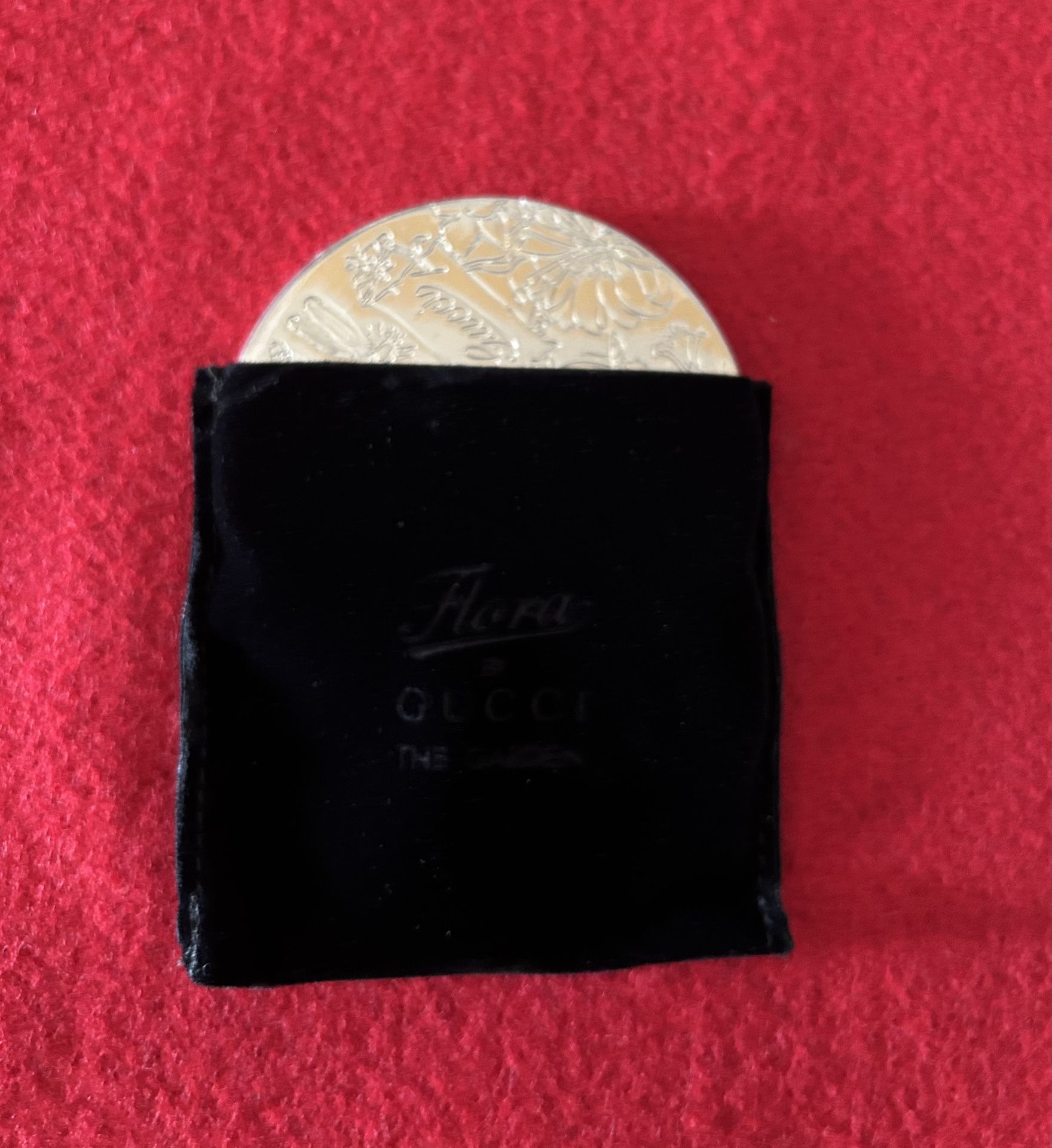 New Flora Gucci Collection . Two Way Compact Makeup Mirror. Silver Tone.  Round for Sale in Clewiston, FL - OfferUp