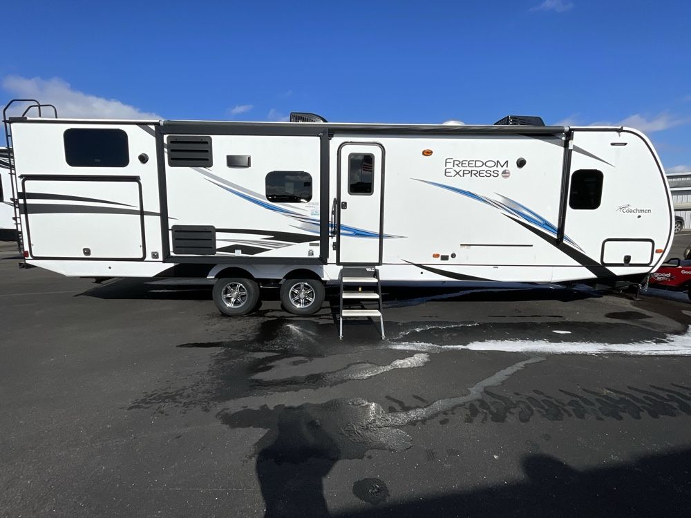 2021 Coachmen Freedom express liberty edition 320BHDSLE
