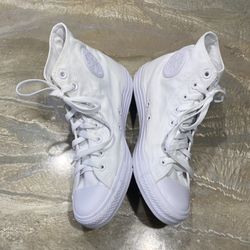 Converse All Star Chuck Taylor High Top White Sneakers Men’s 9 / Women’s 11