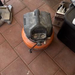 RIDGID 6 Gallon Portable Electric Pancake Air Compressor