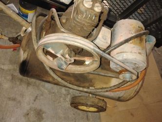  Vintage Air Compressor Works Great