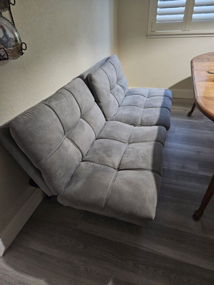 " Futon" FREE...Must Pick Up In VACAVILLE CA for Sale in Vacaville, CA OfferUp