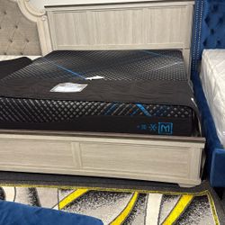 King Bed Dresser Mirror Nighstand Was 1000 Now 599