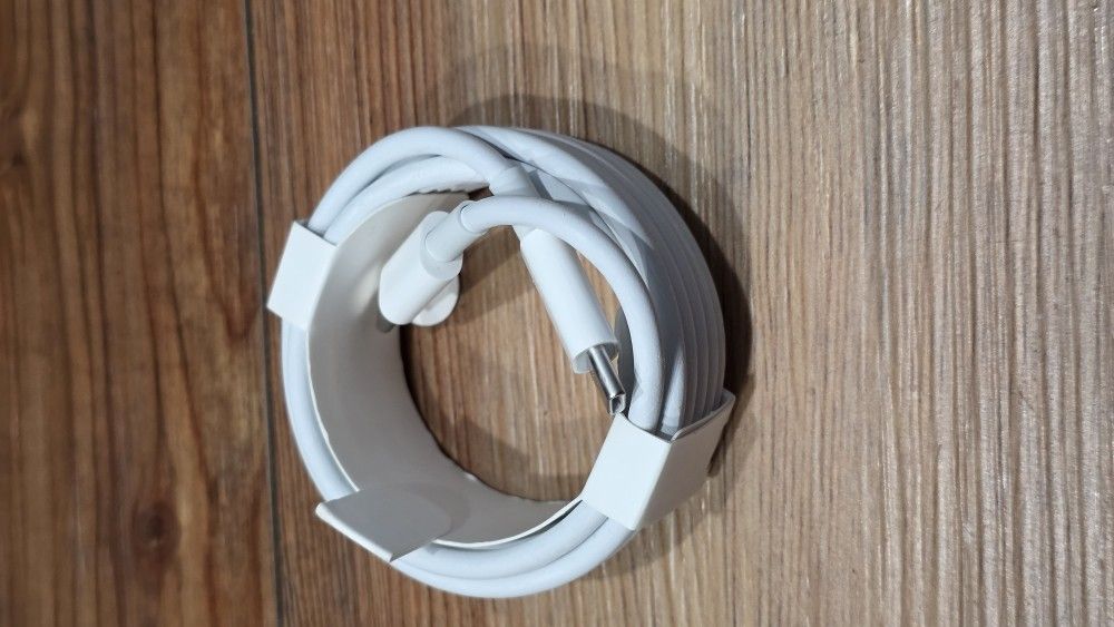 Authentic 2m Apple Cable From MacBook