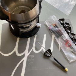 Fondue Pot Set $15