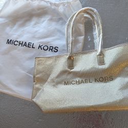 Brand New Michael Kors Tote Bag With Storage Bag $30
