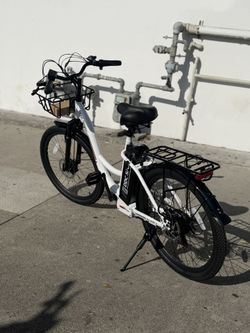 DDC PRO CRUISER ELECTRIC BIKE 500W- 20MPH- RANGE 40MILES - LOAD CAP. 260LBS. TIRES SIZE 24” x 1.95”