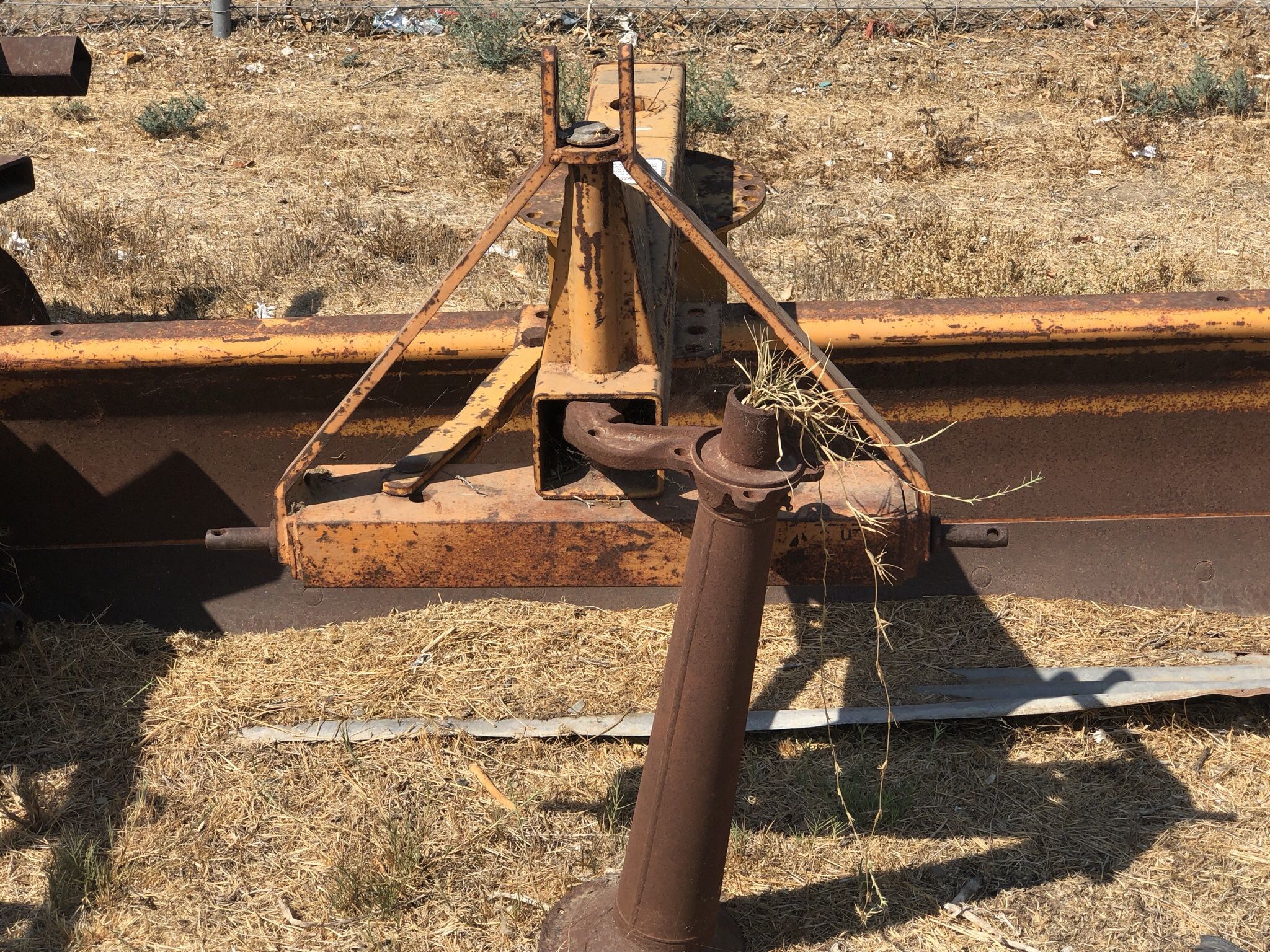 Heavy Duty 3 Point Pivoting Blade