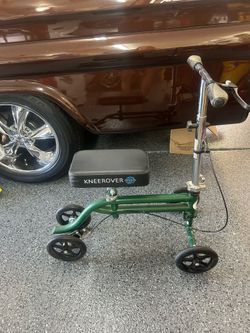 Knee scooter