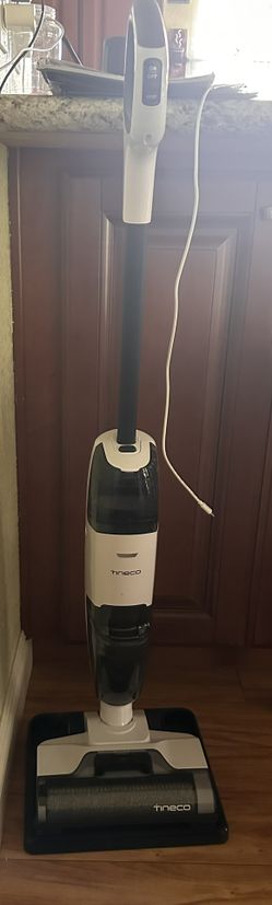 FOR SALE! Tineco iFloor 2 Vacuum/Mop ! $$ 125.00