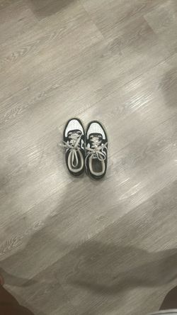 Clean Used Shoes