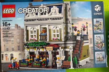 LEGO Creator Expert Parisian Restaurant 10243
