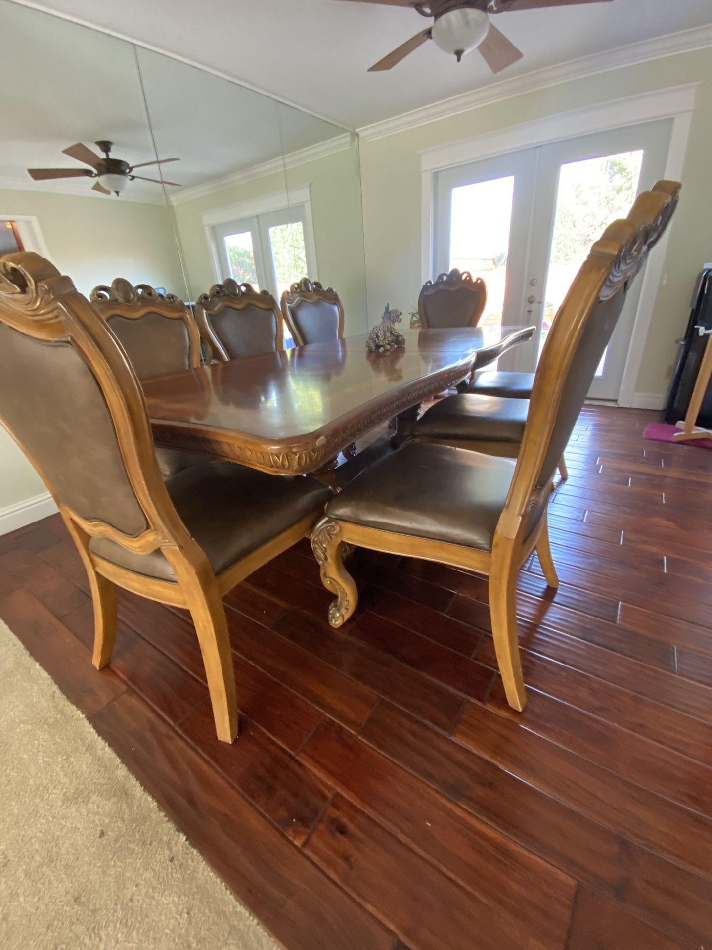 Dinning Table And Chairs for Sale in Gilroy, CA OfferUp