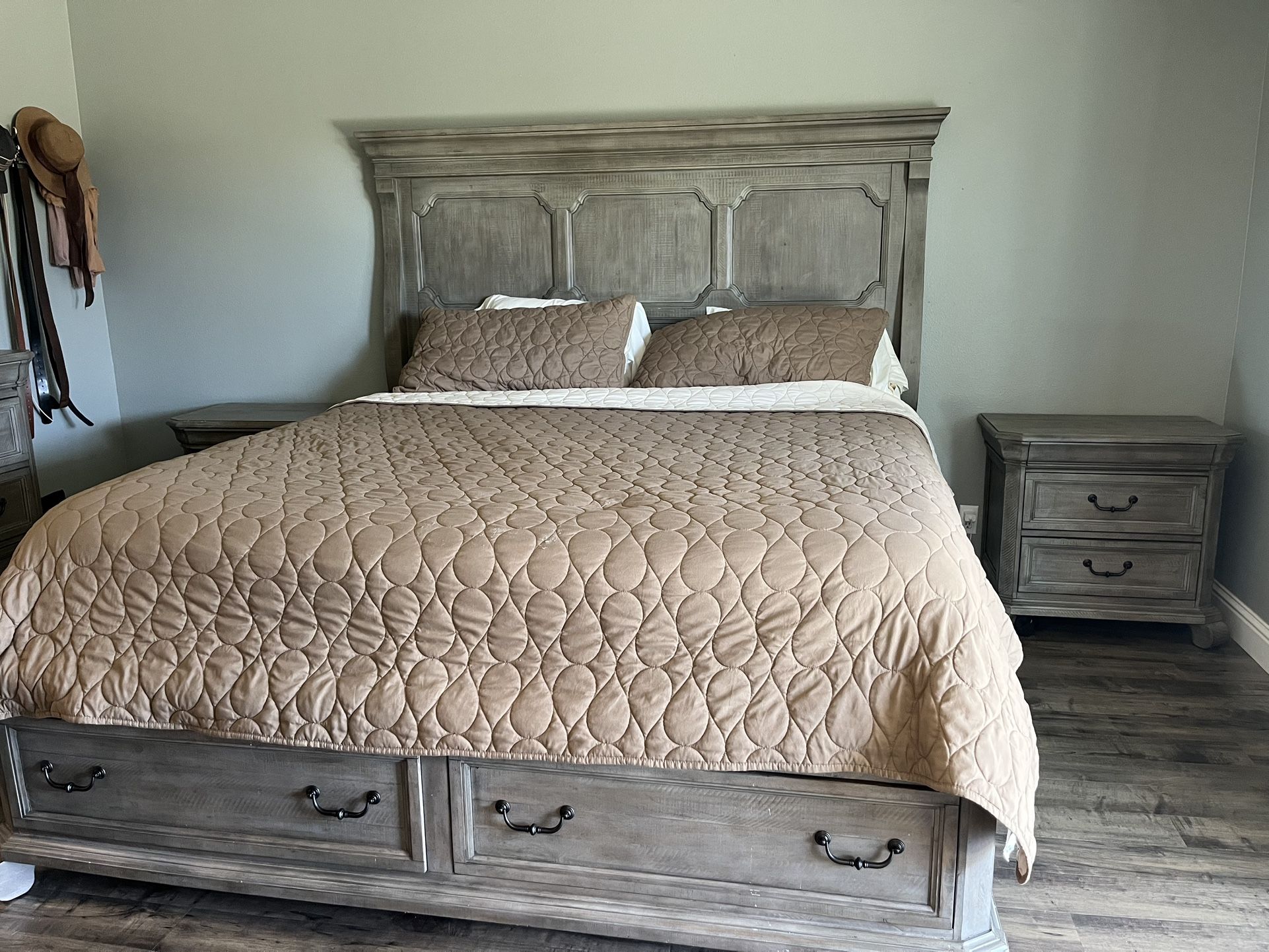 King Bed Frame, Dresser, 2 Nightstands (open To Offers)