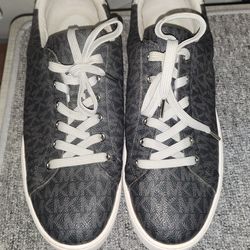 Michael Kors SHOES AND WALLET BUNDLE