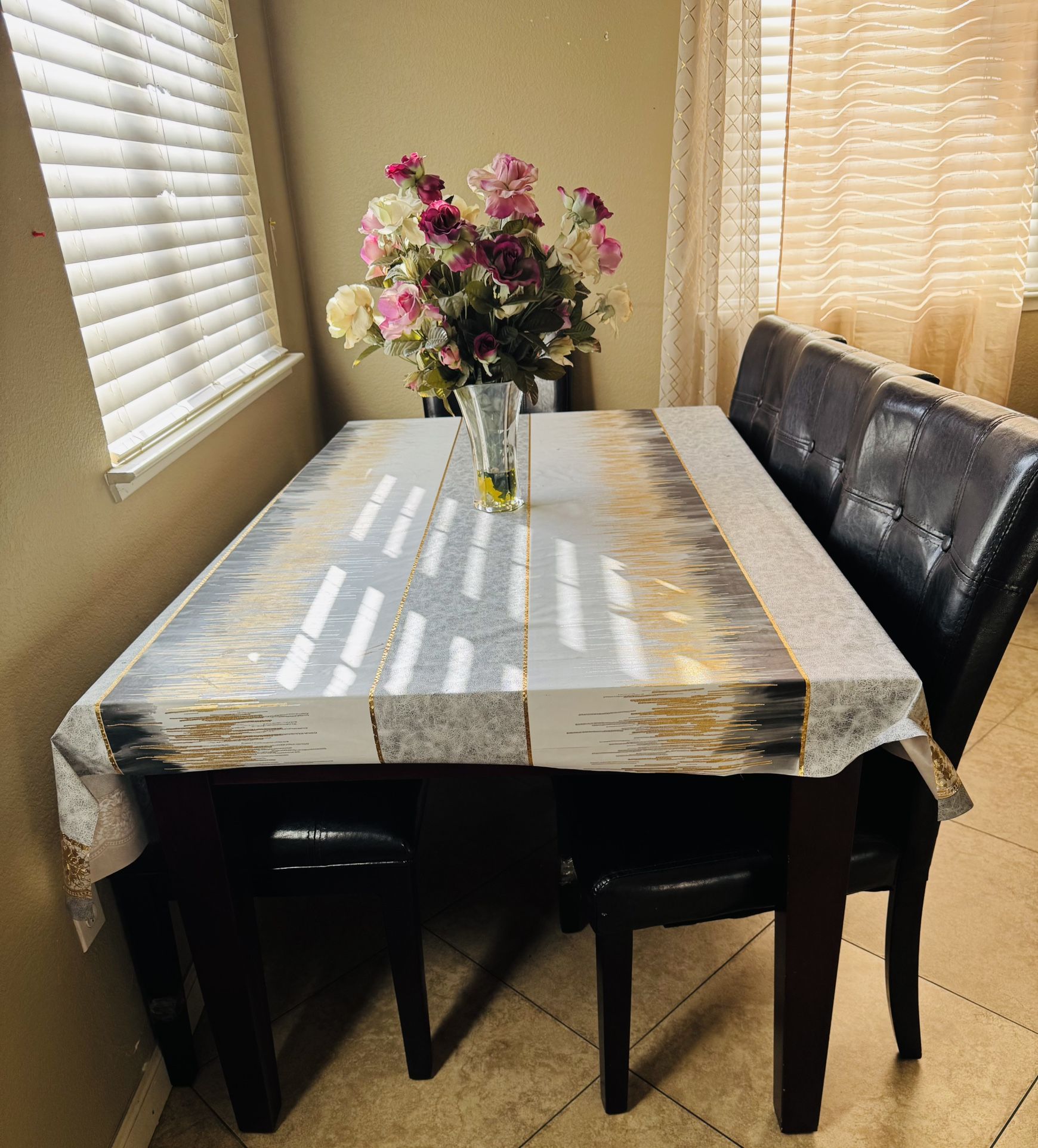 Table Set With 4 Chairs