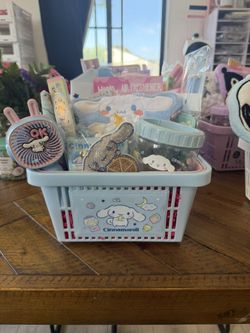 Sanrio Cinnamonroll Gift basket