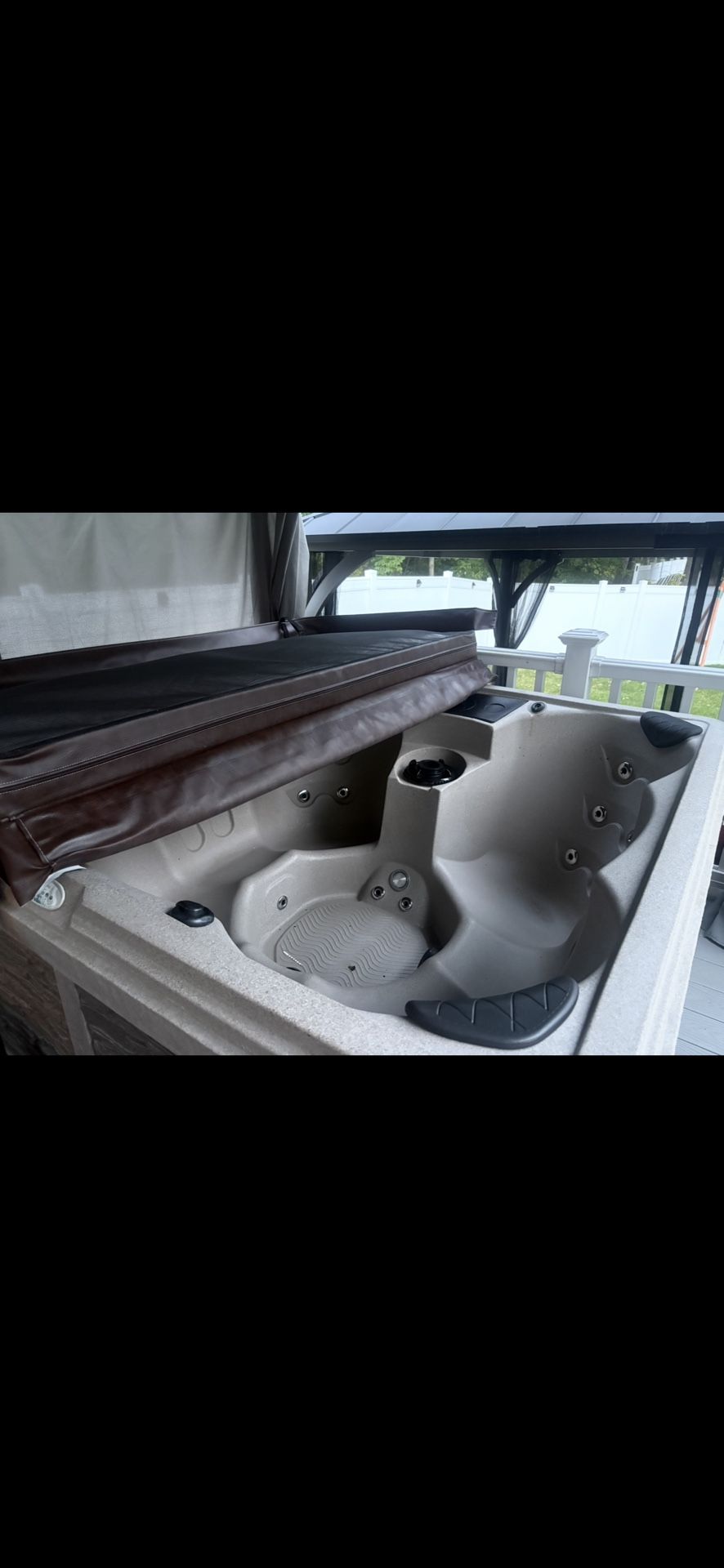 Mesa® 26 Jet, 6-Person, 120v Plug-‘n-Play Hot Tub