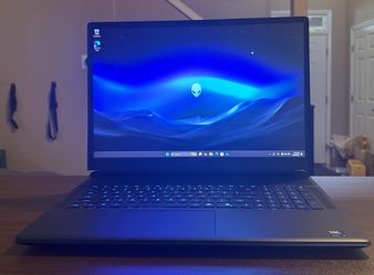 Alienware 18 Area-51 RTX 5080 (16GB) / Ultra 9 / 32GB RAM / 300Hz