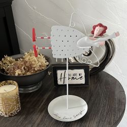 Girls Jewelry Stand 